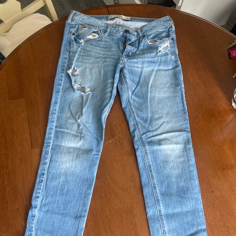 Hollister straight light blue ripped Jean